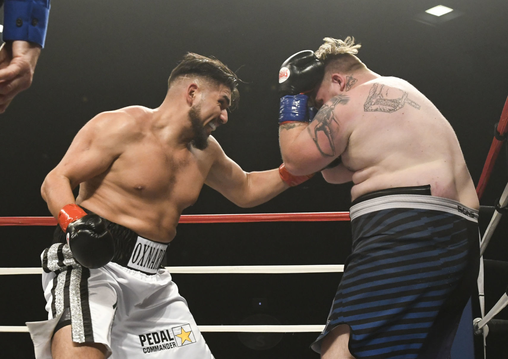 011020 WFC 120 boxing 13.jpg